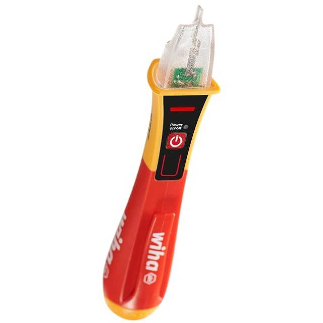 Wiha Volt Detector an eine Wandsteckdose gehalten