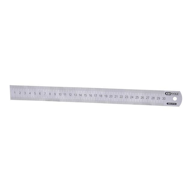 KS Tools 300-mm-Stahllineal leicht gebogen, um seine Flexibilität zu zeigen
